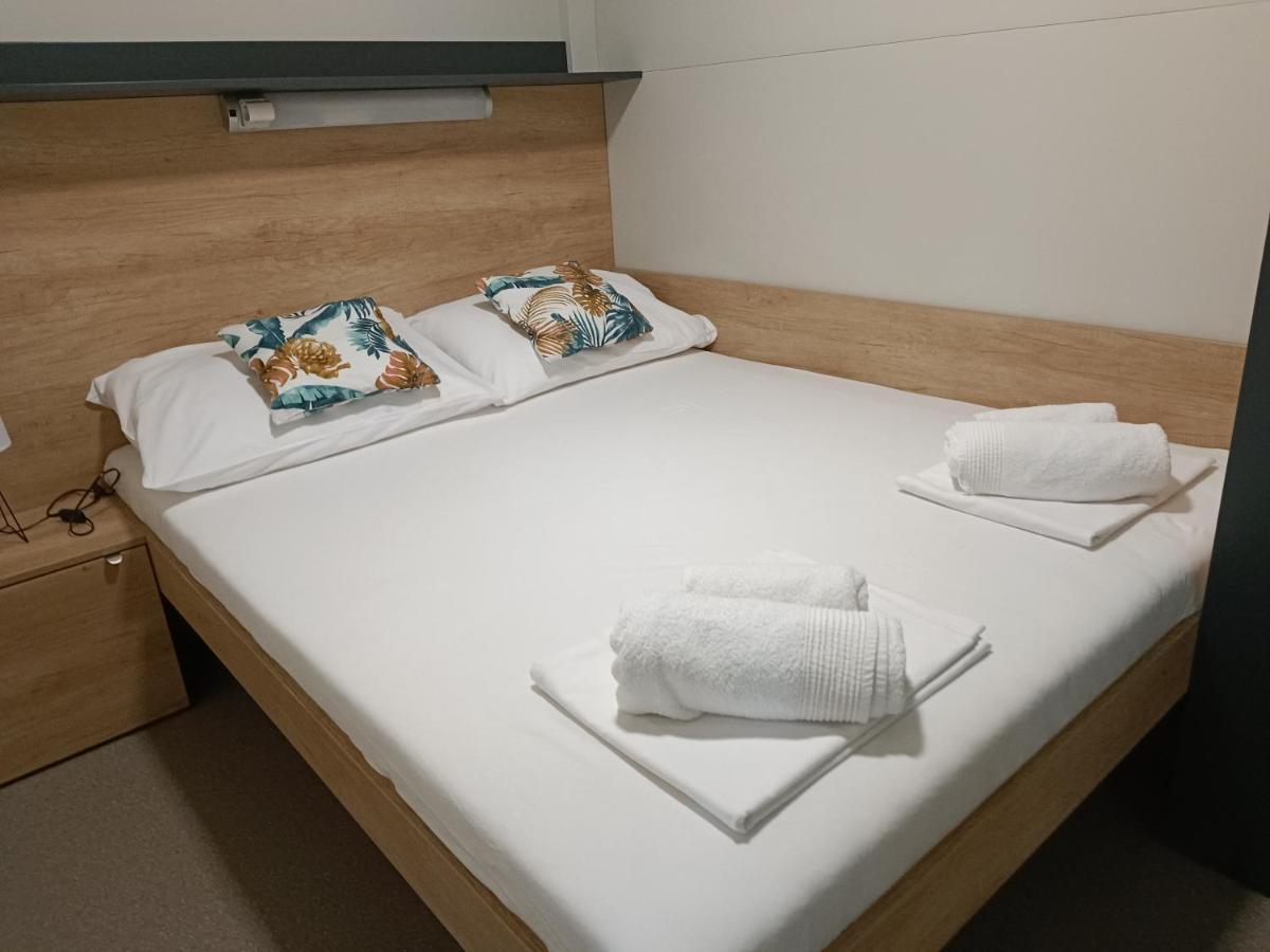Sak Mobile Home Privlaka Привлака Екстериор снимка